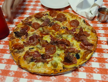 Rigazzi's signature dishes BYO Pizza
Tortellinialla Panna
Fettuccini Alfredo